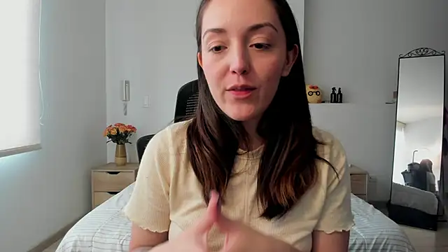 molly marmalade  online show from 03.04.25