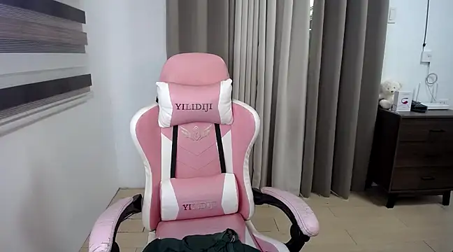 Bombshell Ashy online show from 02.26.25