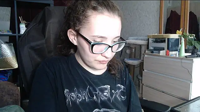 Snapshot of AnKey_Rayah chatting on 12.21.24 AnKey Rayah online show from 12.21.24