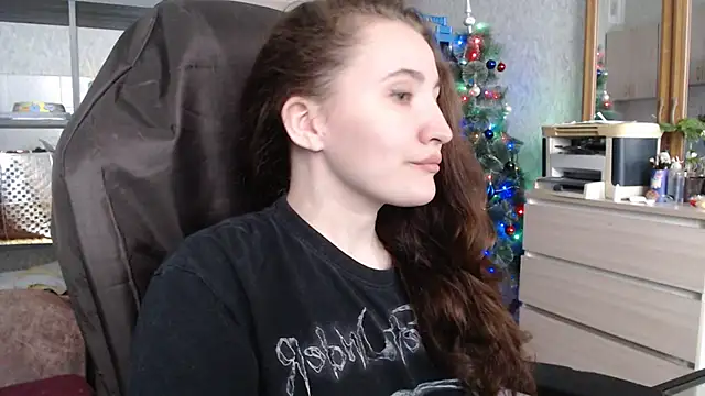Snapshot of AnKey_Rayah chatting on 12.28.24 AnKey Rayah online show from 12.28.24