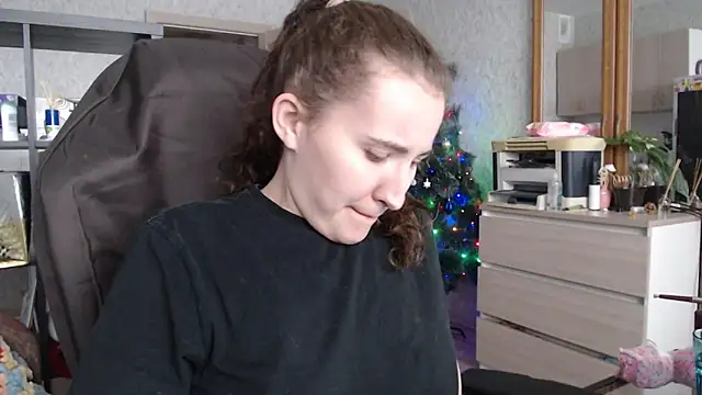 Snapshot of AnKey_Rayah chatting on 01.04.25 AnKey Rayah online show from 01.04.25