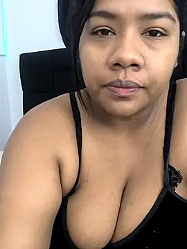 paola091 online show from 10.18.25