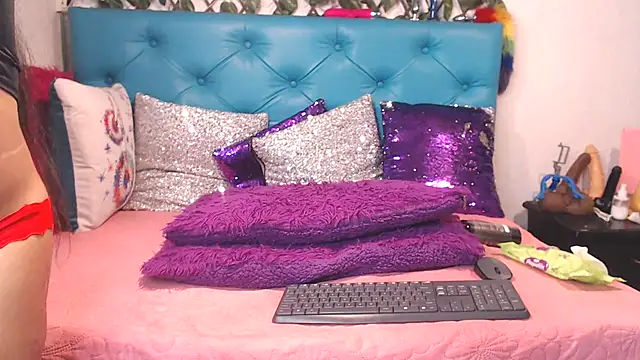 SARAWILLS online show from 02.20.26