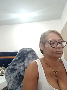 BustyMilf  online show from 09.22.25