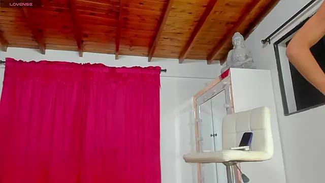 Snapshot of emily_hornett chatting on 02.28.26 emily hornett online show from 02.28.26