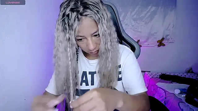 ninatiny online show from 12.05.25