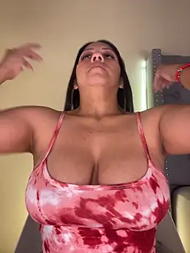 Snapshot of KIARAPRETTY chatting on 01.15.26 KIARAPRETTY online show from 01.15.26