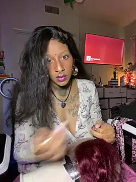 Snapshot of MzParker chatting on 01.18.25 MzParker online show from 01.18.25