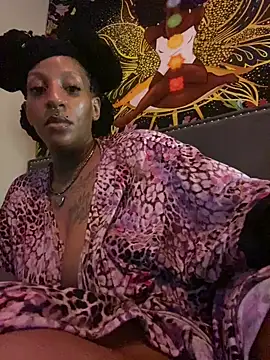 Snapshot of MzParker chatting on 02.09.25 MzParker online show from 02.09.25