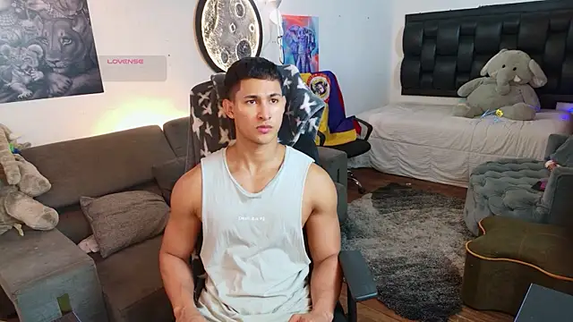 Snapshot of BenjaminCooperk chatting on 07.18.26 BenjaminCooperk online show from 07.18.26