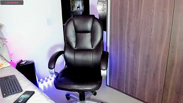 Ariella tits online show from 09.11.25