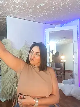 Snapshot of zullyxhot chatting on 11.09.25 zullyxhot online show from 11.09.25