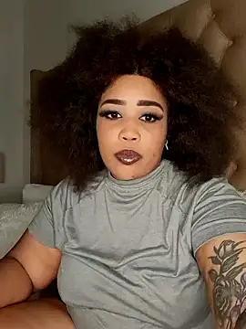 Snapshot of CAMMII_ chatting on 12.30.24 CAMMII online show from 12.30.24