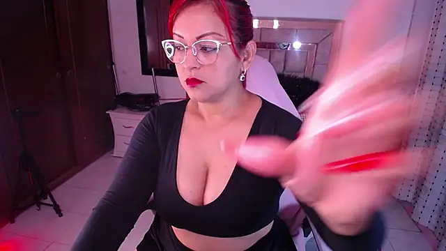 Snapshot of salomecastro_ chatting on 02.07.25 salomecastro online show from 02.07.25