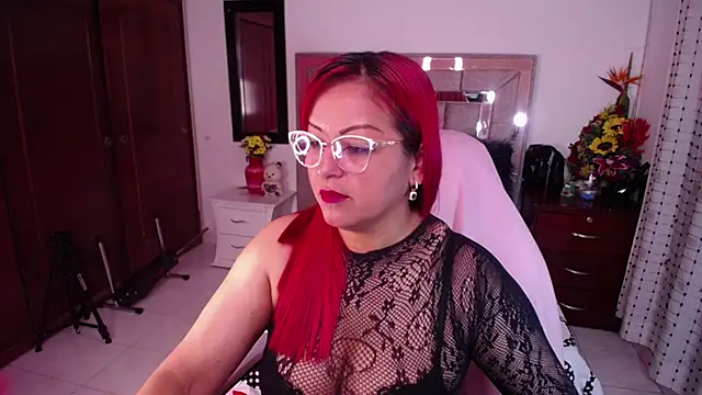 Snapshot of salomecastro_ chatting on 02.18.25 salomecastro online show from 02.18.25