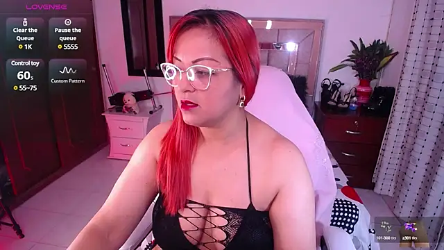 Snapshot of salomecastro_ chatting on 03.07.25 salomecastro online show from 03.07.25