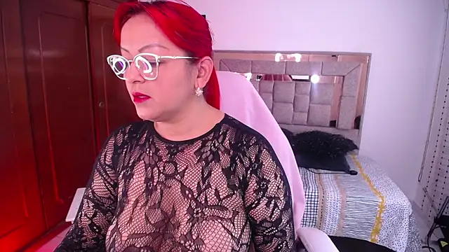 Snapshot of salomecastro_ chatting on 10.19.25 salomecastro online show from 10.19.25