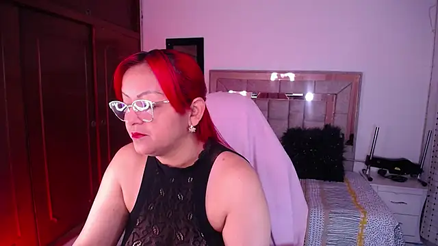 Snapshot of salomecastro_ chatting on 10.29.25 salomecastro online show from 10.29.25