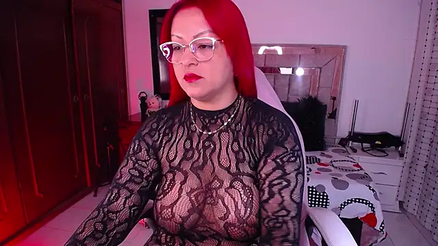 Snapshot of salomecastro_ chatting on 11.04.25 salomecastro online show from 11.04.25