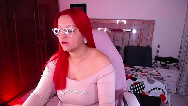 Snapshot of salomecastro_ chatting on 11.05.25 salomecastro online show from 11.05.25