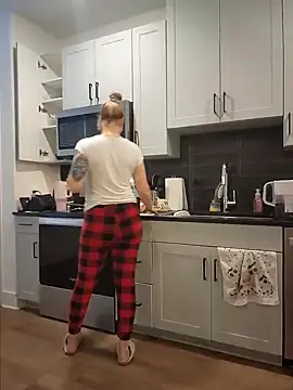 HollyTattoo online show from 01.14.25