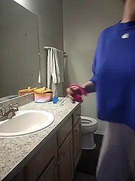 HollyTattoo online show from 02.10.25