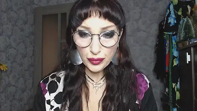 Aziza1 online show from 11.17.25