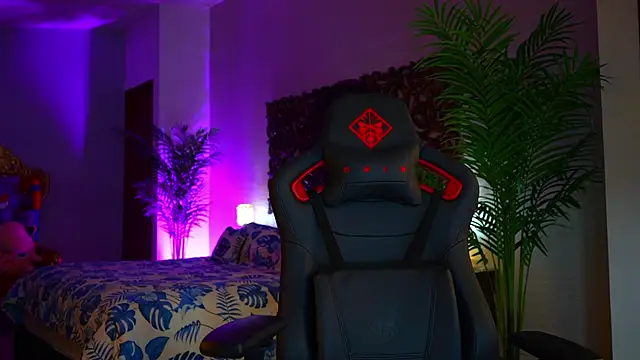 Snapshot of ambarEvans chatting on 12.11.24 ambarEvans online show from 12.11.24