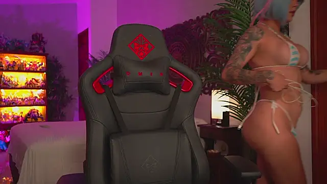 Snapshot of ambarEvans chatting on 03.06.25 ambarEvans online show from 03.06.25