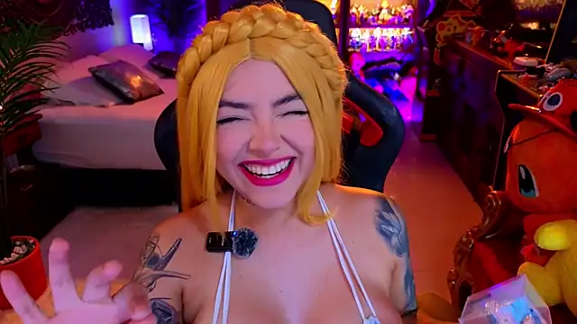 Snapshot of ambarEvans chatting on 03.23.25 ambarEvans online show from 03.23.25