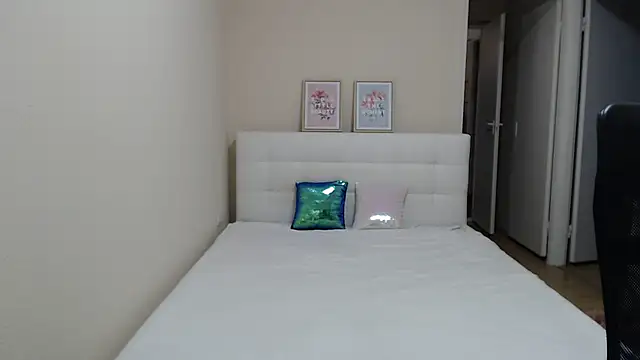 AnnaSweet18 online show from 02.02.25