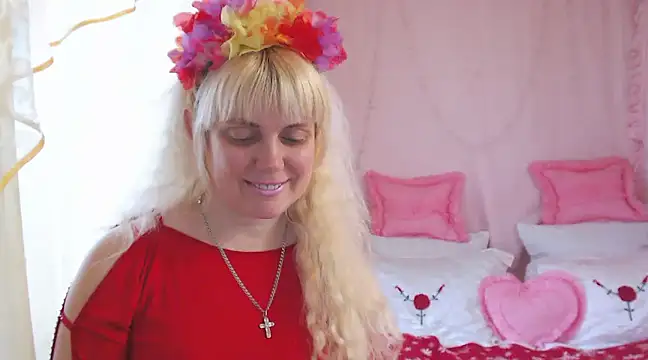 SunnySylvia online show from 02.04.25