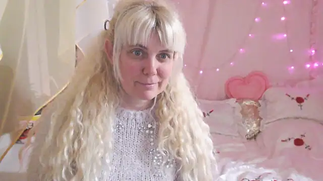 SunnySylvia online show from 03.18.26