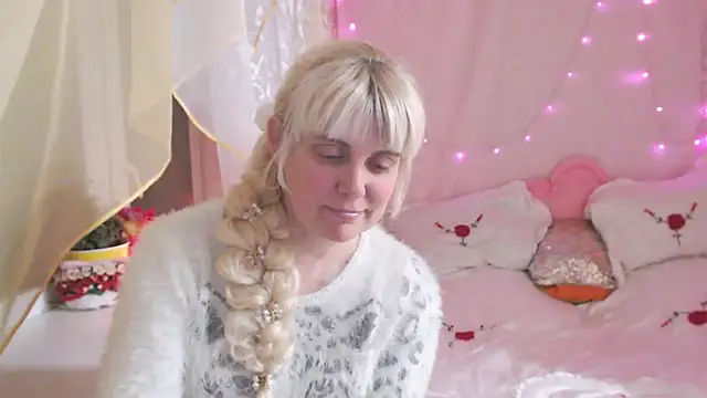 SunnySylvia online show from 03.22.26