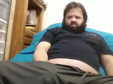 Snapshot of Strongbutgentle36 chatting on 12.04.24 Strongbutgentle36 online show from 12.04.24