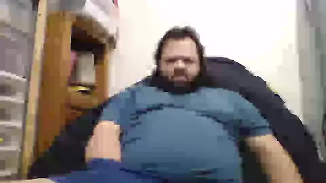 Snapshot of Strongbutgentle36 chatting on 02.18.25 Strongbutgentle36 online show from 02.18.25