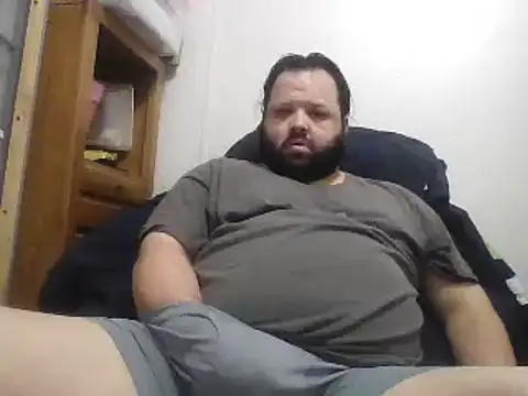 Snapshot of Strongbutgentle36 chatting on 02.21.25 Strongbutgentle36 online show from 02.21.25