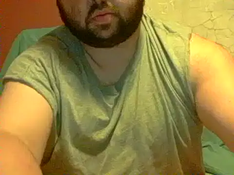 Snapshot of Strongbutgentle36 chatting on 09.25.25 Strongbutgentle36 online show from 09.25.25