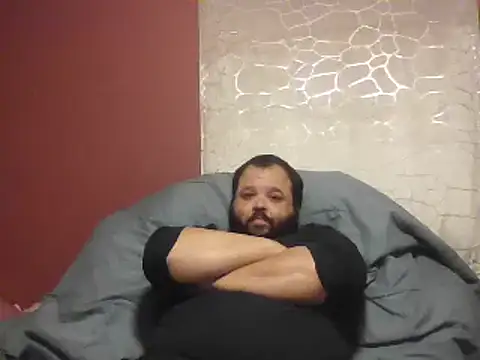 Snapshot of Strongbutgentle36 chatting on 09.30.25 Strongbutgentle36 online show from 09.30.25