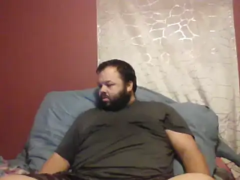 Snapshot of Strongbutgentle36 chatting on 10.12.25 Strongbutgentle36 online show from 10.12.25