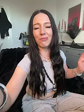 Trixie-Tainted online show from 03.26.26