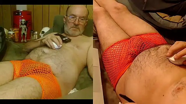 Snapshot of snickers1 chatting on 09.17.25 snickers1 online show from 09.17.25