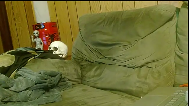 Snapshot of snickers1 chatting on 10.13.25 snickers1 online show from 10.13.25