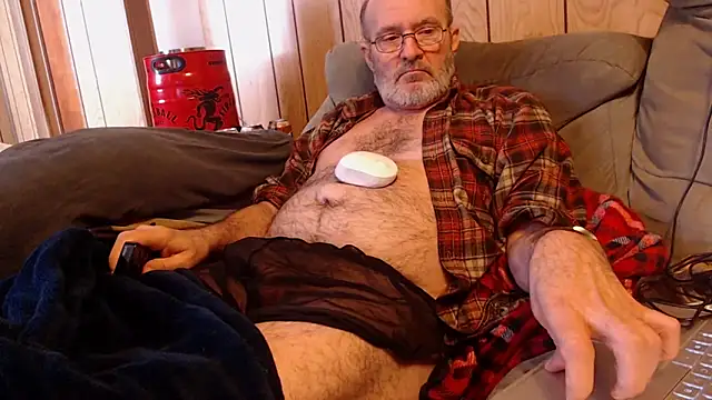 Snapshot of snickers1 chatting on 02.26.26 snickers1 online show from 02.26.26