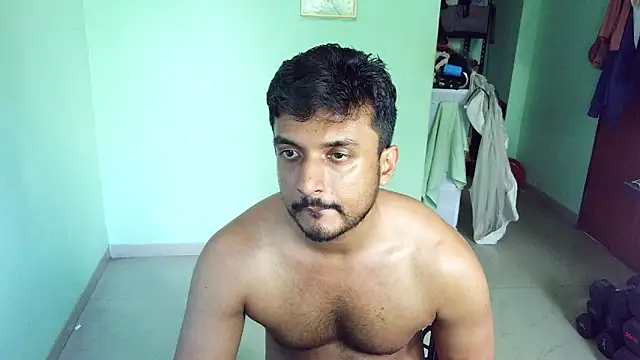 Snapshot of daringcutie chatting on 05.11.26 daringcutie online show from 05.11.26