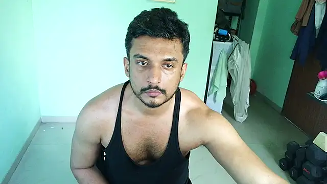 Snapshot of daringcutie chatting on 05.14.26 daringcutie online show from 05.14.26