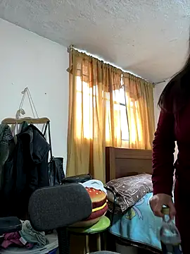 latinfemale online show from 11.21.25