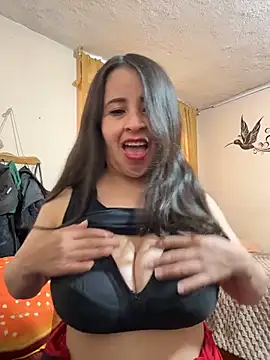 latinfemale online show from 12.17.25