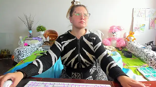 IamYourNarcotic online show from 04.13.26