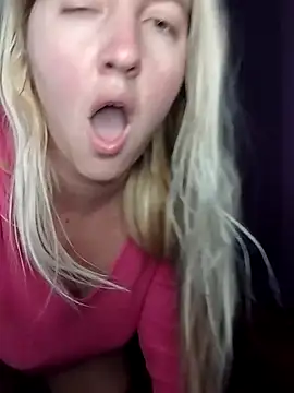 Mllesha74000 online show from 12.21.25